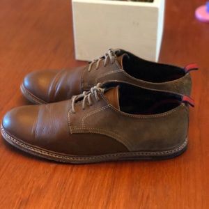 Ben Sherman leather and suede casual/dress Oxfords